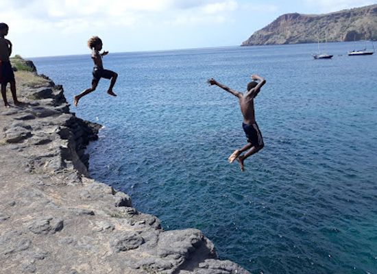 cabo-verde/praia-baixo/attraction/sucupira-market