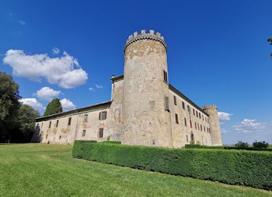 italy/val-di-chiana/attraction/castle-of-calcione