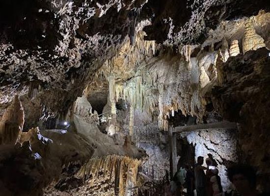 lebanon/bcharre/attraction/kadisha-cave-bcharre