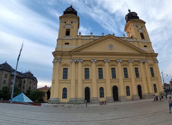 hungary/debrecen/attraction/orszagzaszlo
