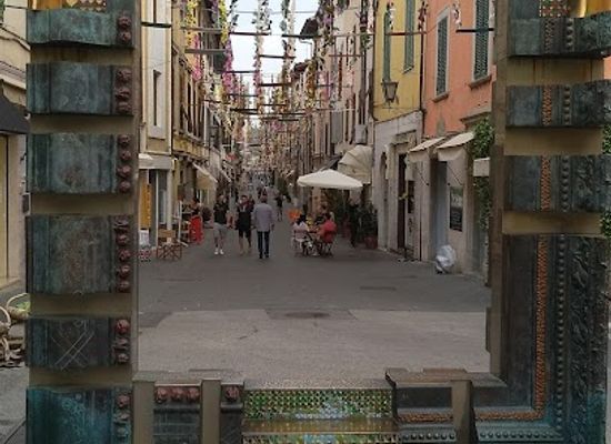 italy/versilia/attraction/peace-frame