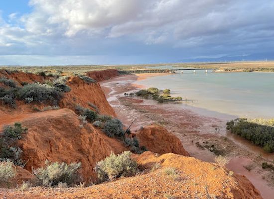 australia/mid-west/attraction/matthew-flinders-red-cliff-lookout