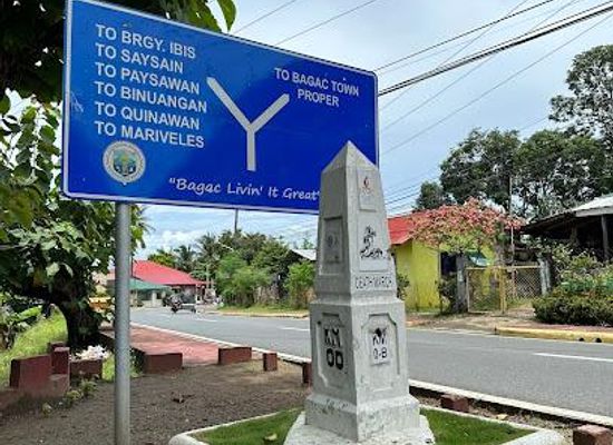 philippines/anawangin-cove/attraction/zero-kilometer-death-march-marker