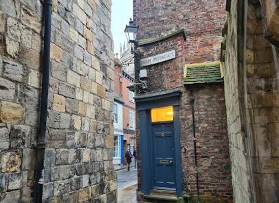 united-kingdom/york/landmark/petergate-house