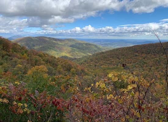 virginia/skyline-drive/attraction/tunnel-parking-overlook