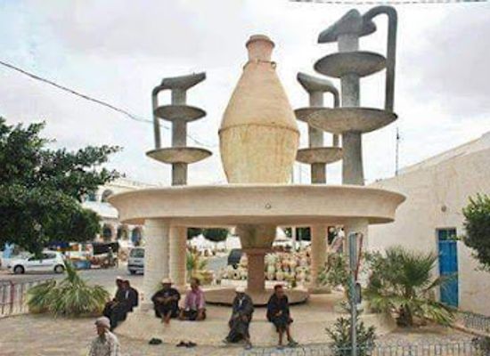 tunisia/djerba/midoun/attraction/biggest-jar-in-the-world