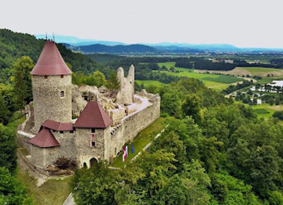 slovenia/sava/attraction/zovnek-castle