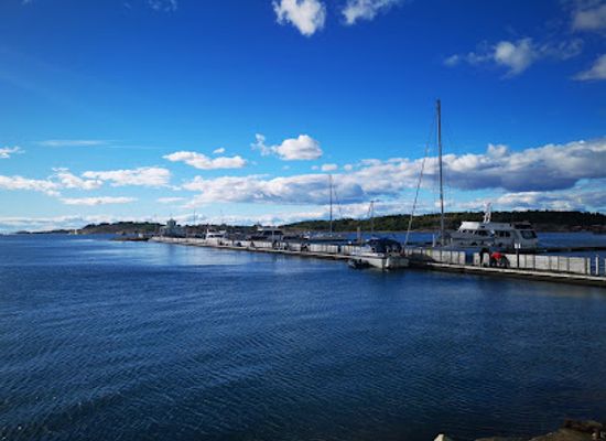 sweden/kosterhavet-national-park/attraction/stromstad-segelsallskap-badplats