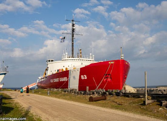 michigan/northern-michigan/attraction/icebreaker-mackinaw-maritime-museum