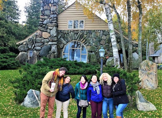 michigan/charlevoix/attraction/mushroom-house-tours