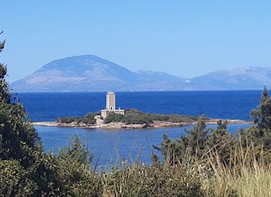 greece/ionian-islands/attraction/lighthouse-kafkalida