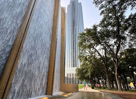 texas/houston/the-heights/attraction/water-wall