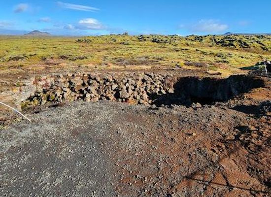 iceland/hafnarfjordur/attraction/leioarendi-lava-cave