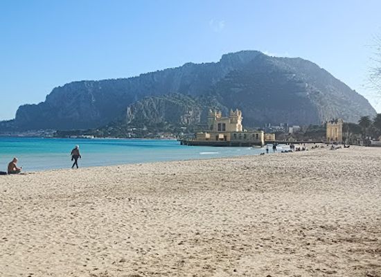 italy/palermo/mondello/attraction/spiaggia-gratis