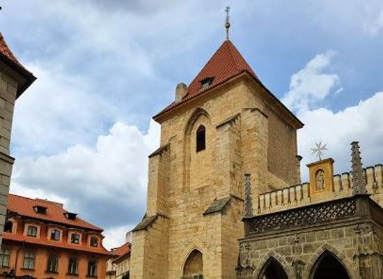 czechia/prague/attraction/virgin-mary-under-chain