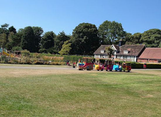 united-kingdom/sheffield/attraction/graves-park-animal-farm