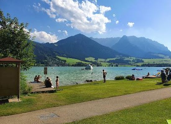 austria/alpbachtal/attraction/promenade-walchsee-badestelle
