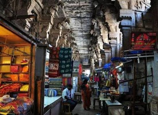 india/madurai/attraction/pudhu-mandapam