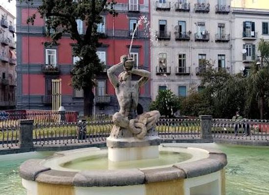 italy/sorrento/attraction/piazza-cavour