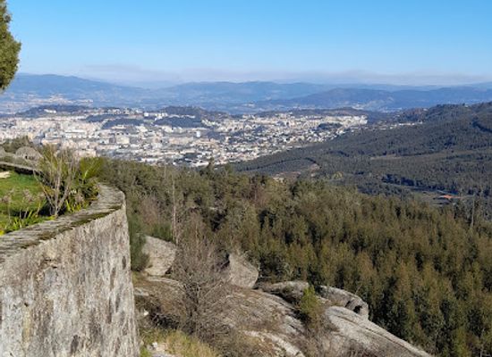 portugal/minho/attraction/baloico-panoramico-de-esporoes