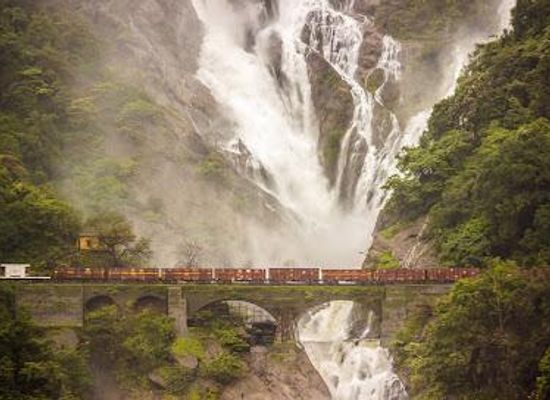 india/goa/attraction/dudhsagar-falls