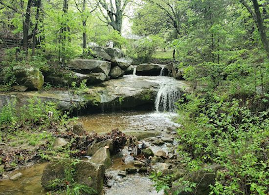 kansas/chautauqua-hills/attraction/the-hollow