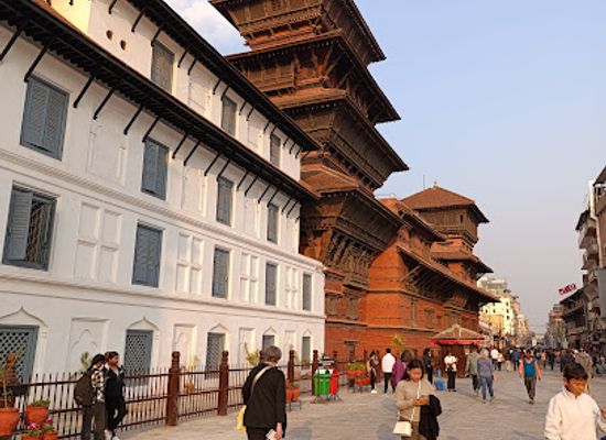 nepal/kathmandu/durbar-square/attraction/mul-chowk