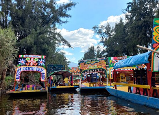 mexico/huichol-sierra/attraction/magical-xochimilco-trajineras