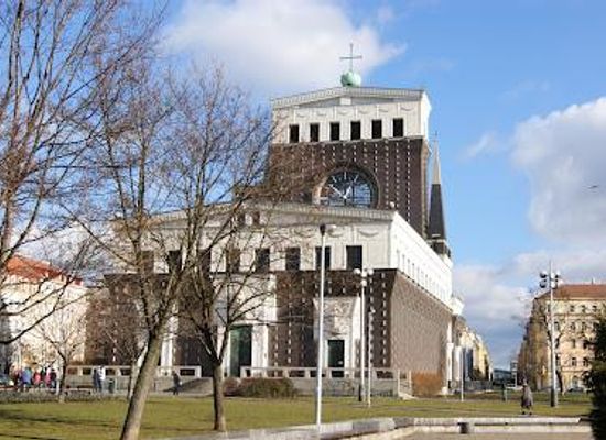czechia/prague/attraction/kostel-nejsvetejsiho-srdce-pane