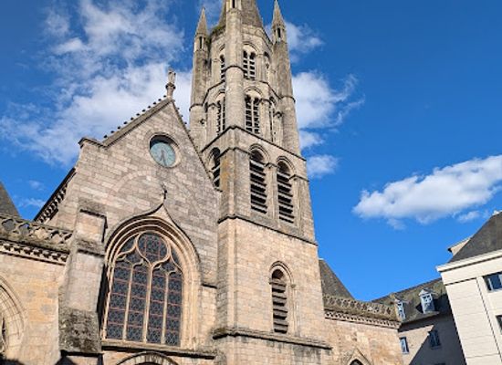 france/limousin/attraction/church-of-st-peter-in-queyroix