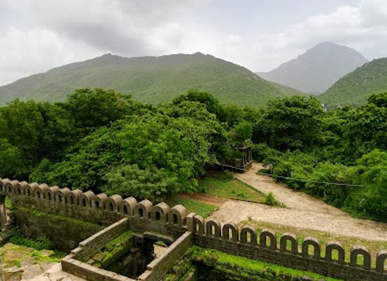 india/west-india/attraction/uparkot-fort