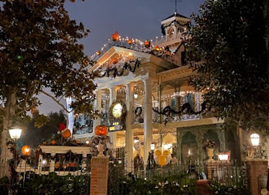 california/anaheim/downtown-disney-district/attraction/new-orleans-square
