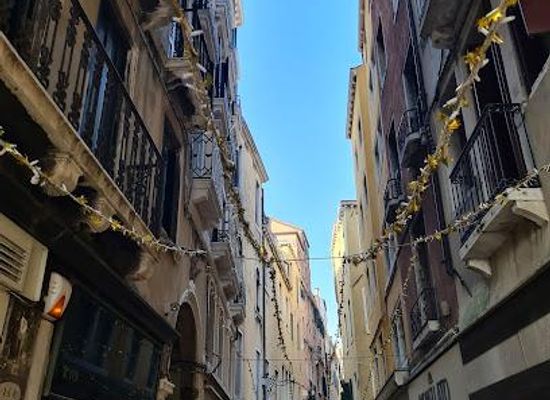 italy/venetian-riviera/attraction/merceria-orologio