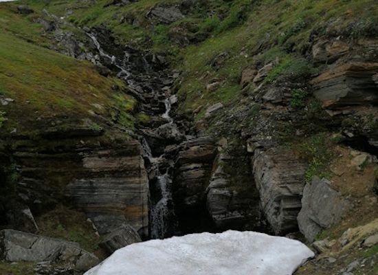 norway/northern-norway/attraction/svarthammarn-grotter