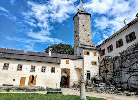 czechia/vysocina/attraction/hrad-rostejn