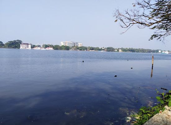 india/kochi/ernakulam/attraction/rainbow-hanging-bridge