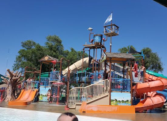 kansas/great-bend-sand-prairie/attraction/wetlands-waterpark