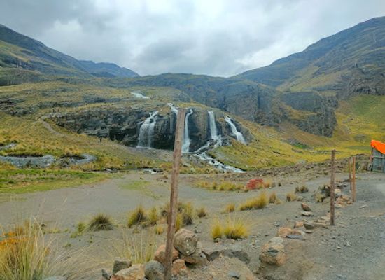 bolivia/yungas-road/attraction/cascadas-de-hampaturi