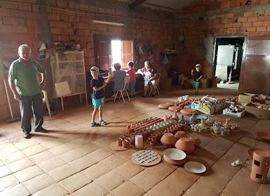 portugal/evora/attraction/pottery-marcelino-paulino