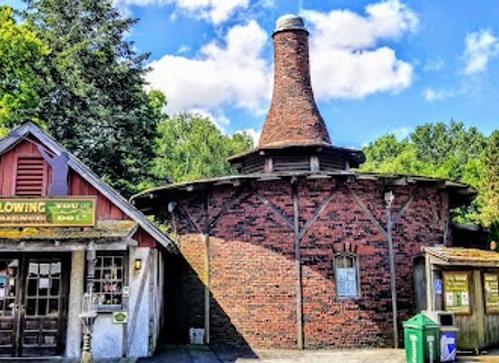 ohio/sandusky/attraction/glassblowing-amphitheatre