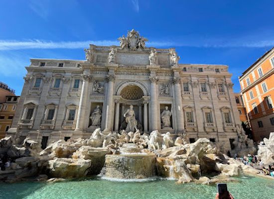 italy/rome/trevi/attraction/fontana-della-barcaccia