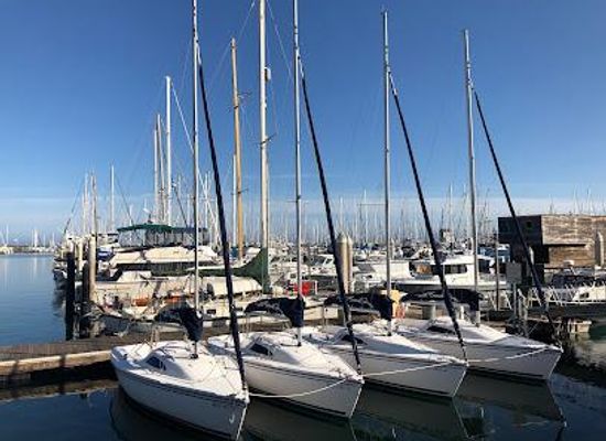 california/santa-barbara/attraction/santa-barbara-harbor