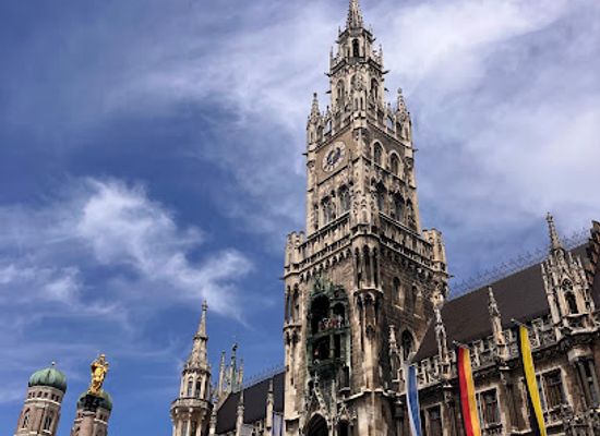 germany/munich/ludwigsvorstadt-isarvorstadt/attraction/rathaus-glockenspiel