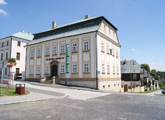 czechia/north-bohemia/attraction/novy-bor-glass-museum