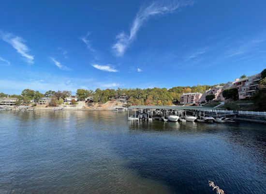 missouri/lake-of-the-ozarks/attraction/willmore-lodge