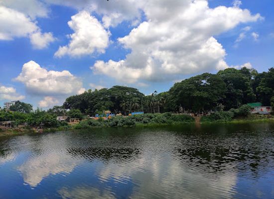 bangladesh/rajshahi-division/attraction/zila-parishad-lake