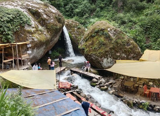 india/himachal-pradesh/attraction/knoi-waterfall