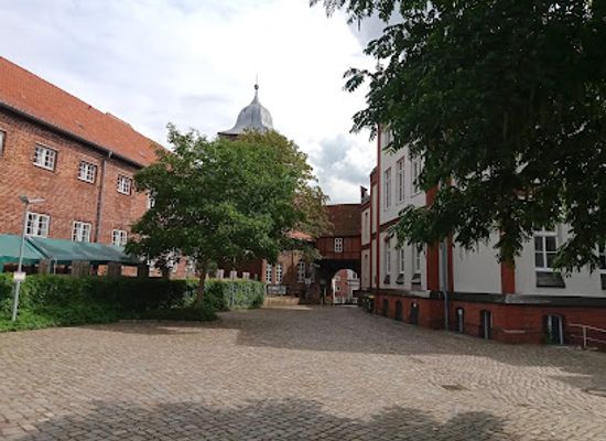 germany/lubeck/attraction/skulptur-der-maria-magdalena