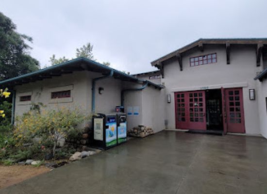 california/pasadena/playhouse-district/attraction/eaton-canyon-nature-center