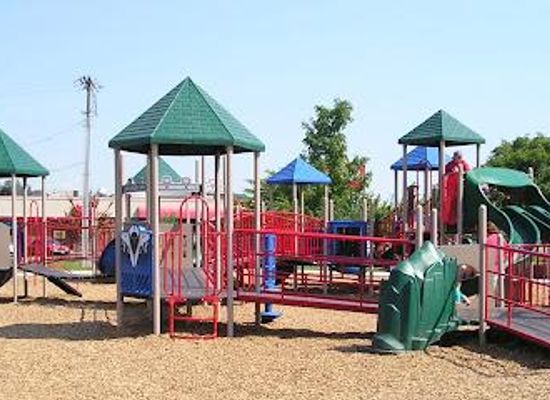 tennessee/clarksville/attraction/mcgregor-park-cumberland-riverwalk